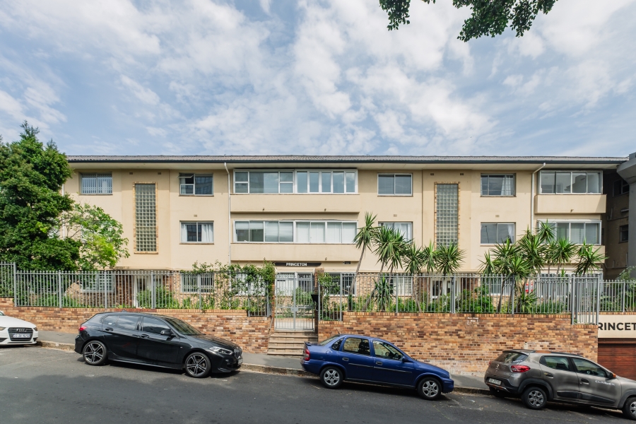2 Bedroom Property for Sale in Sea Point Western Cape
